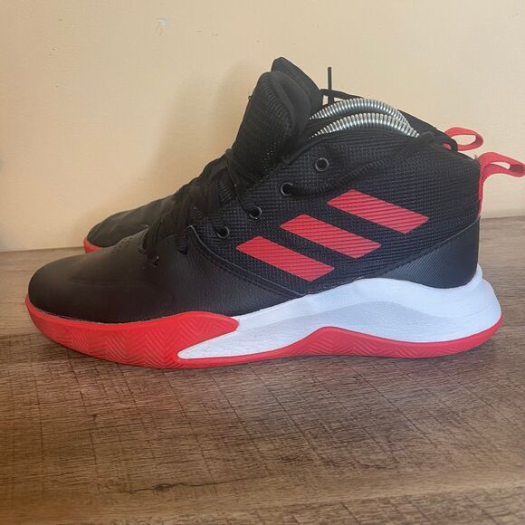 Big Kid's adidas size 6.5 Own The Game Wide 'Active Red shoes - Picture 3 of 7